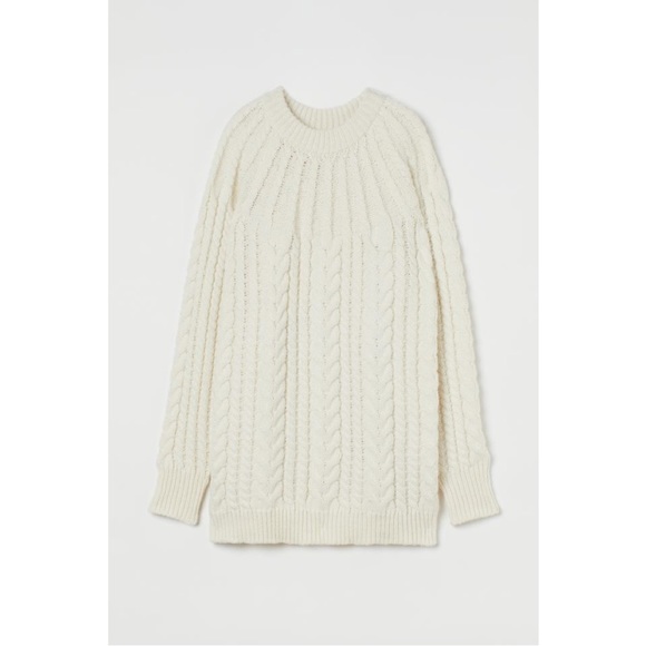 Cable-knit Sweater in Cream - Picture 3 of 8
